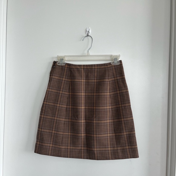 Babaton modern checked mini skirt - brown plaid - Picture 5 of 5